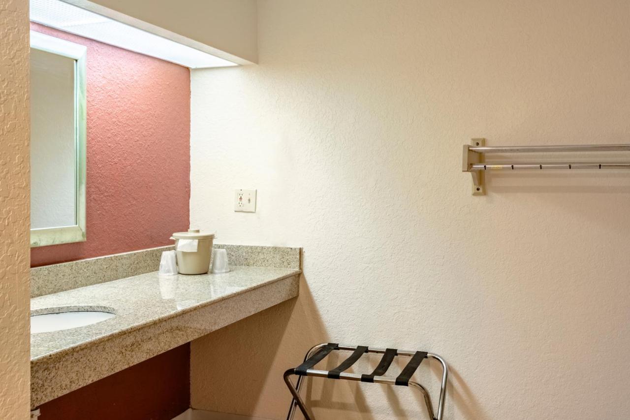Econo Lodge Palm Harbor - Clearwater Exterior foto