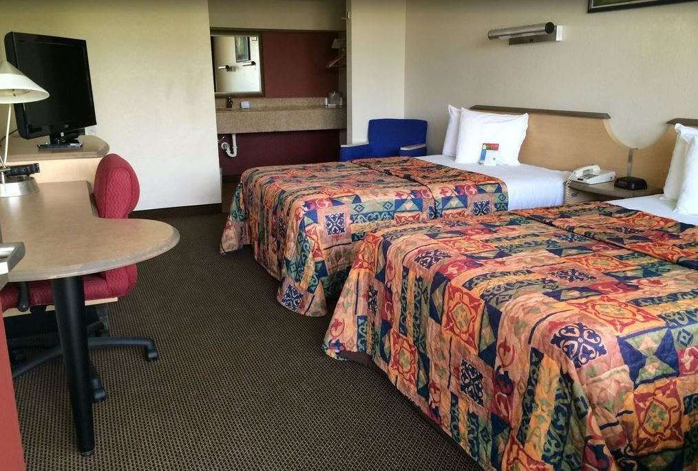 Econo Lodge Palm Harbor - Clearwater Quarto foto